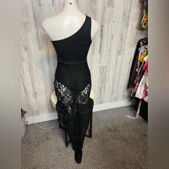 Black One-Shoulder Lace Mesh Maxi Dress • Size S • Evening / Formal / Party - Picture 4 of 8